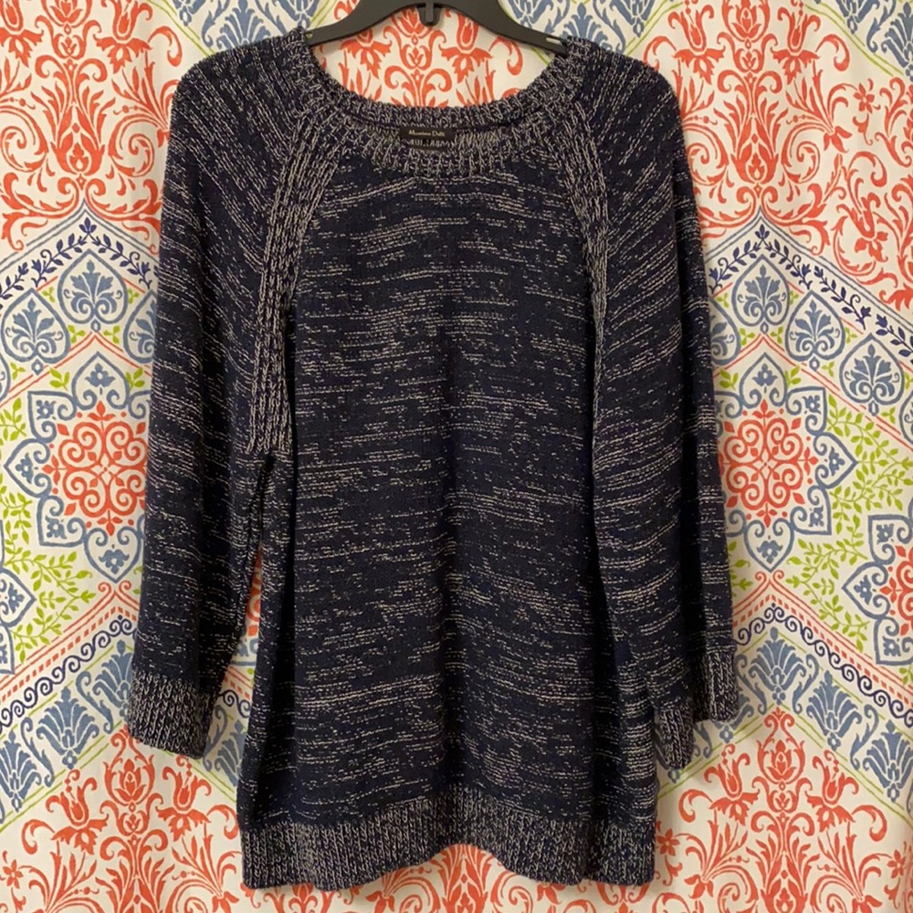 5/$20 Massimo Dutti Wide sleeve Sweater, size M. Navy and tan